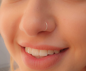 Nose ring nathiya on sale