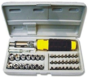 Aiwa 41 piece bit clearance and socket set