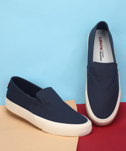 Levi's slip on sneakers hotsell