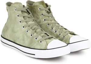 Olive green shop and black converse