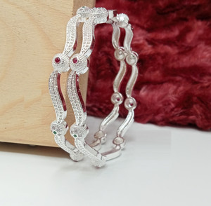 Chandi ki clearance chudiyan ke design