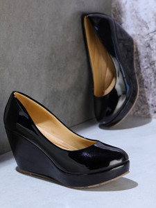 Black store wedge shoes