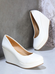 White wedges shop closed toe