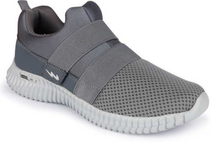 S hotsell cross shoes