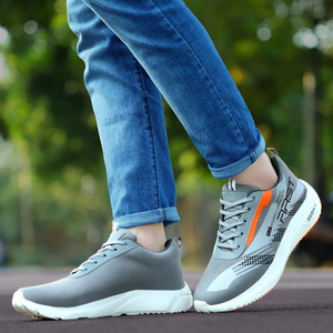 T deals sport shoes