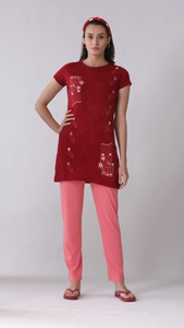 Curve pyjamas store