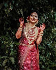 Buy Mishita Enterprise Woven Kanjivaram Pure Silk Maroon Sarees