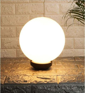 Gate outlet globe light