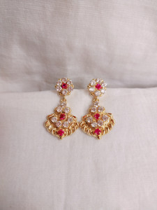 Red and white hotsell stone gold earrings