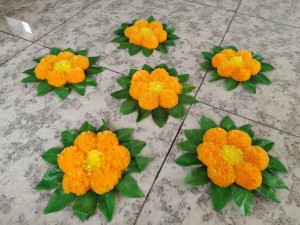 JH Gallery Artificial Handmade Marigold Flower Mat | Aasan | Rangoli Mats on Canvas Plastic Garland