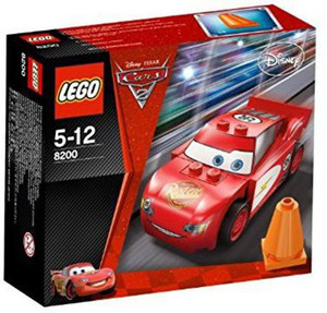 LEGO Radiator Springs Lightning McQueen 8200 Radiator Springs