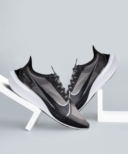 Mens nike top zoom gravity