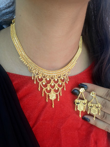 Latest simple gold 2025 necklace designs 2018
