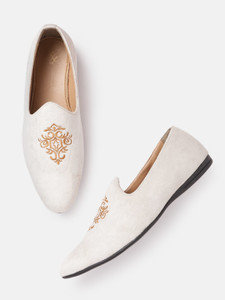 House of Pataudi House of Pataudi Men Off White Beige Embroidered