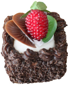 GeekGoodies Pastry Cake Sweet Decorative Food Fridge Magnet