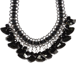 necklace in black color