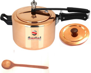 Pressure cooker outlet with copper bottom