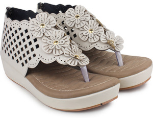 London Steps Women Cream Wedges