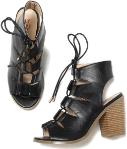 Roadster Women Black Heels Best Price 