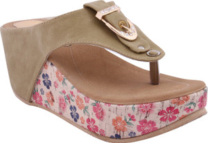 Fadrin Women Beige Wedges