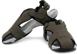 Front sales covered sandals