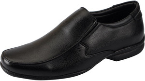 Bata Slip On