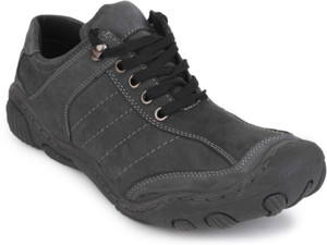 action casual shoes price