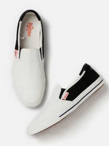 roadster white casual shoes