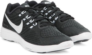 nike lunar tempo