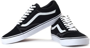 Vans old skool black on sale flipkart