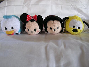 Disney Mickey Mouse Minnie Mouse Donald Duck & Pluto Tsum Tsum 35