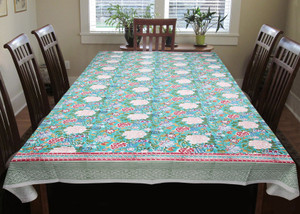 Coco Bee Floral 6 Seater Table Cover
