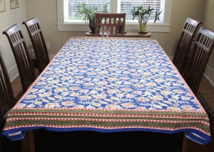 Coco Bee Floral 6 Seater Table Cover
