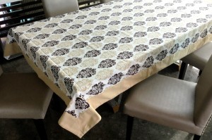 Lushomes Printed 6 Seater Table Cover