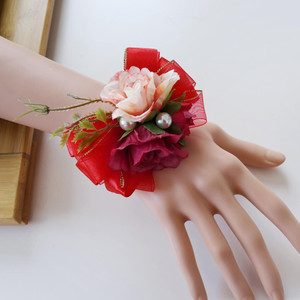 Flower wrist hotsell corsage