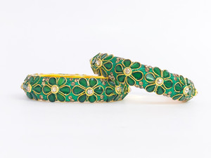 Green churi hotsell