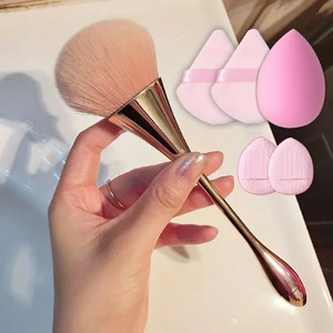 Fluffy makeup brush clearance