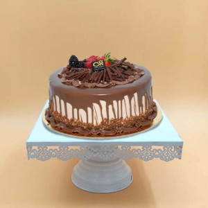 Amazoncom Efavormart 22 inch Round Rose Gold Embossed Metal Cake Plateau  Stand Riser Wedding Dessert Display Plate  Home  Kitchen