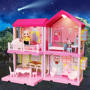 Plastic shop barbie house