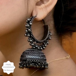 5 Ways to Coordinate Jewellery with Black Dress  Coordinates jewelry  Jewelry outfit Paired jewelry