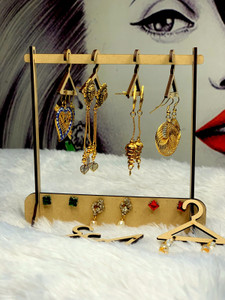 Initial earring holder online