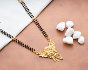 Gold mangalsutra discount designs latest 2019