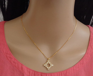 Locket design in gold 2018 online