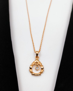 Fancy gold chain store with locket