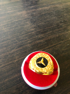 18k gold ring with mercedes emblem deals