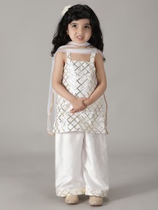 White kurta hotsell for baby girl