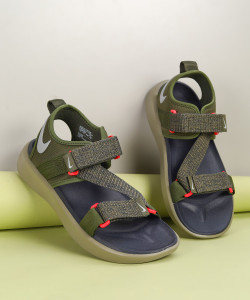 Nike sandals green store