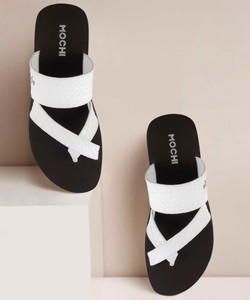 Mochi online white sandals