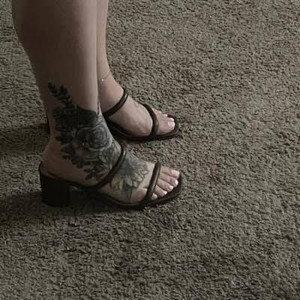 Therapy goldie cheap heels black croc