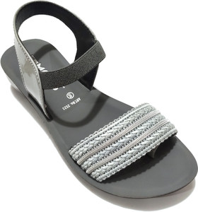 Mocs sandals store